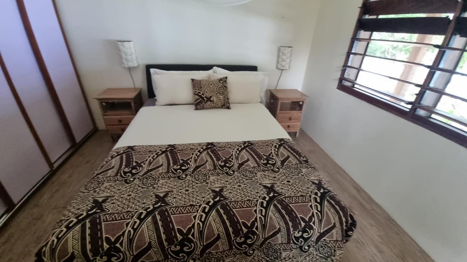Whispering Palms - Absolute Beachfront Villas 维拉港 外观 照片
